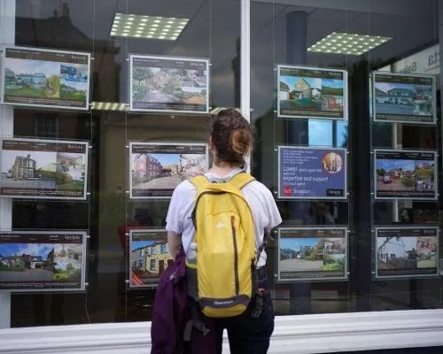 First-time buyer Isa v lifetime Isa – which one should you choose? cover image